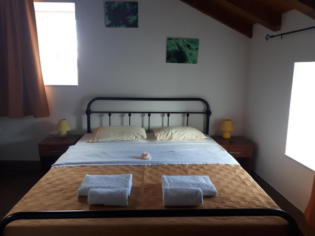 Guest House Provista Veli Iž Eksteriør bilde