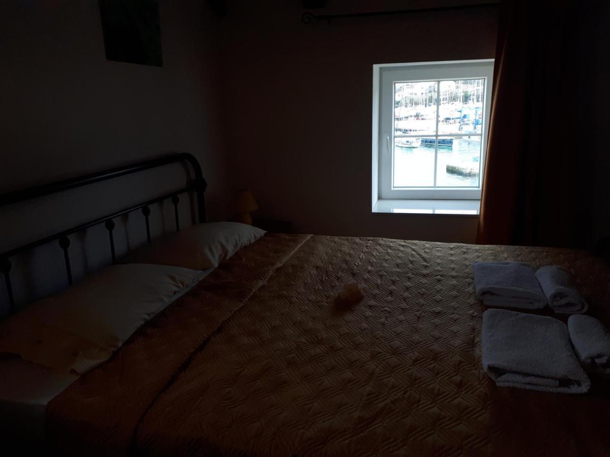 Guest House Provista Veli Iž Eksteriør bilde