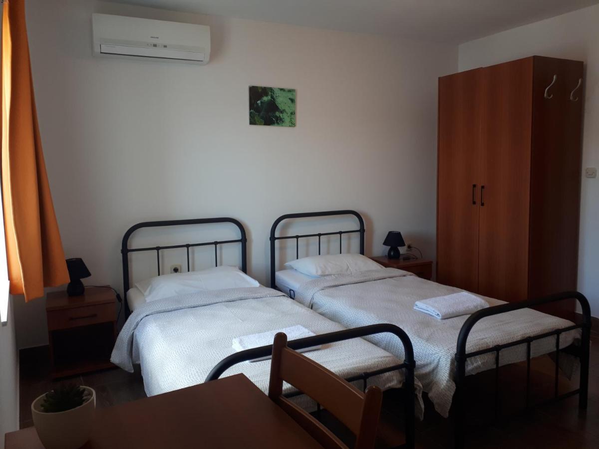 Guest House Provista Veli Iž Eksteriør bilde
